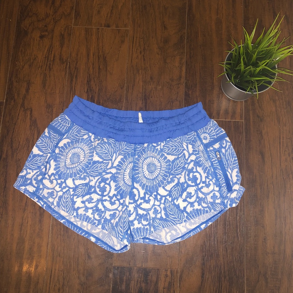 Lululemon shorts 🍋